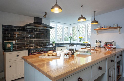 Kingsteignton Cottage | 6 bedroom accommodation in Kingsteignton, near Newton Abbot