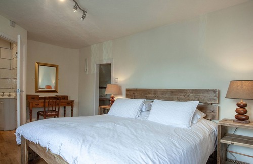 Kingsteignton Cottage | 6 bedroom accommodation in Kingsteignton, near Newton Abbot