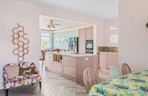 Worcester Cottage | 6 bedroom accommodation in Worcester