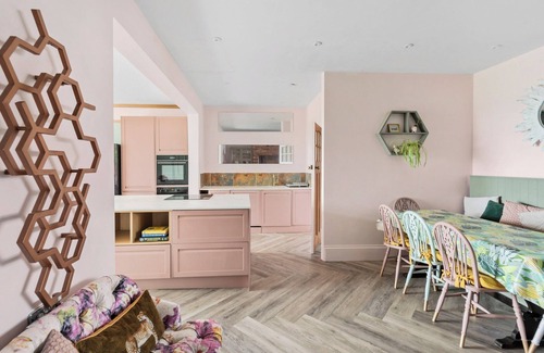 Worcester Cottage | 6 bedroom accommodation in Worcester