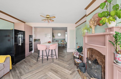 Worcester Cottage | 6 bedroom accommodation in Worcester