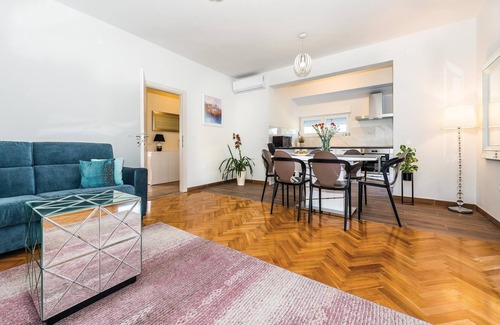 Bilice House | 6 bedroom amazing home in Bilice
