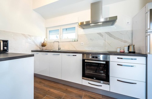 Bilice House | 6 bedroom amazing home in Bilice