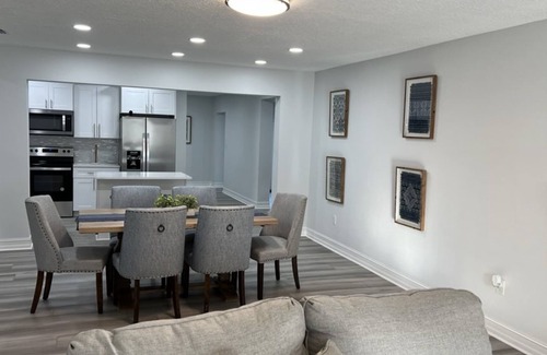 Jacksonville Beach House | 6 Bedroom Beach house break away 3 blocks from the beach