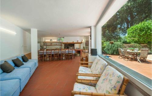 Rimini House | 6 Bedroom Cozy Home In Rimini
