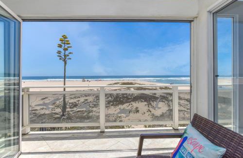 Santa Ana Heights House | 6 Bedroom Remodeled Home on the Oceanfront