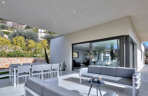 Saint-Jeannet Villa | 6 Bedroom Villa in Saint-Jeannet