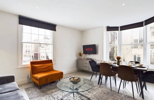 Kemptown Apartment | 6 Beds | Contractors | Kemptown | Sleeps 8