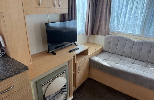 Chapel Saint Leonards Ski Chalet | 6 Berth modern Caravan in Chapel St Leonards