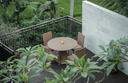 Ubud House | 6-BR of deep tiny river Private Pool Villa 10 Minute work to Mongkeyforest