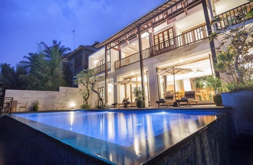 Ubud House | 6-BR of deep tiny river Private Pool Villa 10 Minute work to Mongkeyforest