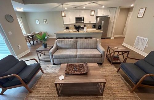 Williamsburg House | 6 Condos in Traverse City