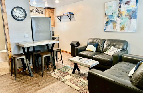 Moab South Valley House | #6 Dog Friendly, Walking distance to Hiking Trails
