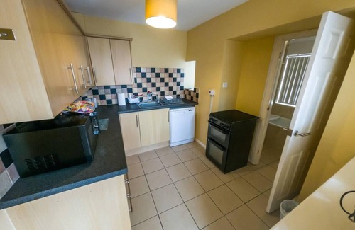 Newton Apartment | 6 Guests-Free Public Parking-5 Min to Beach