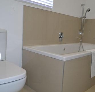 Klerksdorp House | 6 Kiaat Suites