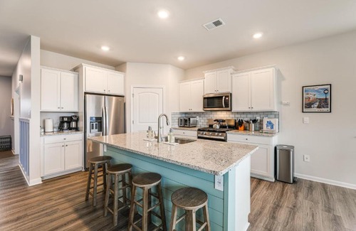 Millville House | 6 Mi to Bethany Beach Family Home with Pool Access!