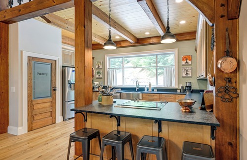 Glenville House | 6 Mi to Dtwn Cashiers: Spacious Home w/Deck