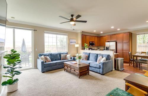 Northwest Reno House | 6 Mi to Dtwn Reno Mtn-View Retreat with Fireplace!