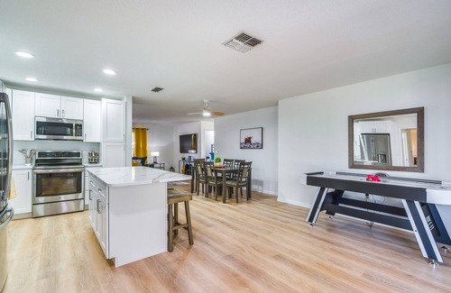 Spring Hill House | 6 Mi to Weeki Wachee Springs: Family Getaway