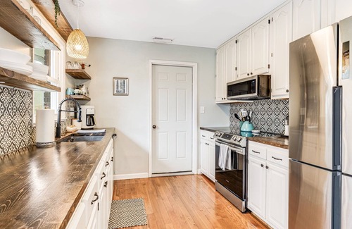 Fletcher House | 6 miles to Asheville with pet-friendly fenced yard, fire pit, EV charger