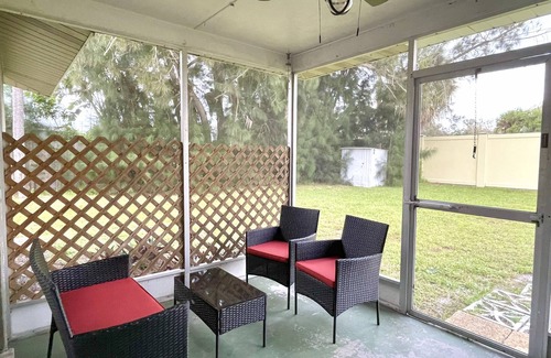 Englewood House | 6 minutes to Manasota Key Beach & 15 minutes to Venice, Beautiful Duplex Remodel