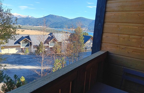 Les Angles Ski Chalet | 6-person chalet 200 meters from the ski slopes, garage and terrace with view of Lake Matemale