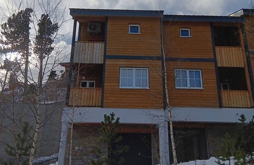 Les Angles Ski Chalet | 6-person chalet 200 meters from the ski slopes, garage and terrace with view of Lake Matemale