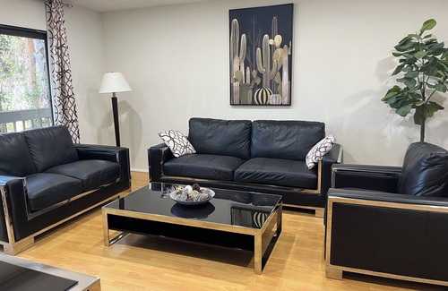 Downtown Apartment | 6. Phenomenal 2-bedroom 2-bath Apartment City Center