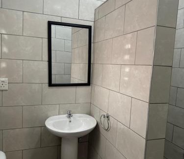 Bezuidenhout Valley Apartment | 6 the Curve unit 26