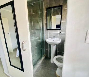Bezuidenhout Valley Apartment | 6 the Curve Unit 4