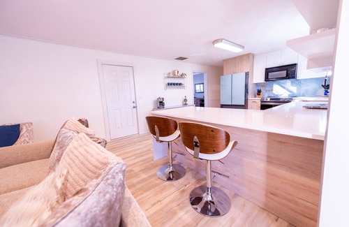 Carmel House | .6 Walk to Carmel Midtown. Quiet and secure neighborhood. Plus massage chair!