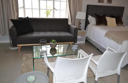 Woodmead House | 6 Woodmead Suites