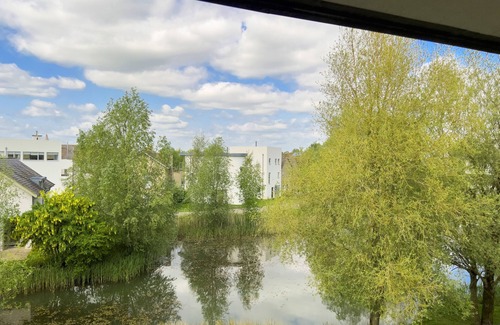 Malmesbury House | 60 Howells Mere, Lower Mill Estate, 10 Adults +3 Kids, Spa, Pool, Dogs Allowed