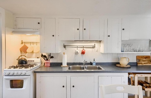 South Yarmouth House | 60 Lyman Lane South Yarmouth Cape Cod - - Turtle Cove Cottage