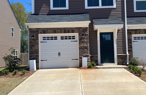 Simpsonville House | 60 seconds to I385