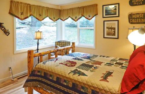 Joseph House | 60073 Wallowa Lake Hwy (upper unit)