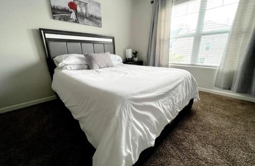 Riverdale House | 6078 Rockaway