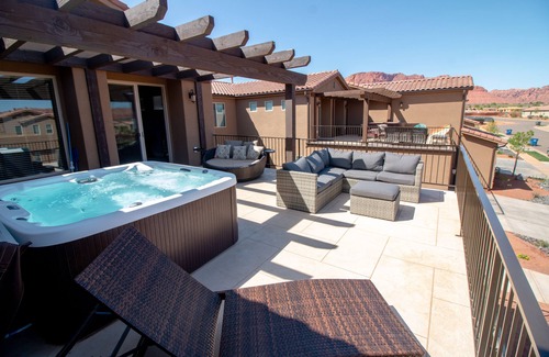 Santa Clara House | 61 Heated pool, private hot tub deck 4 master suites 6 bathsleeps 15+