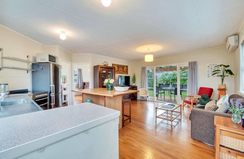 Grey Lynn Apartment | 635a Great North Rd, Grey Lynn