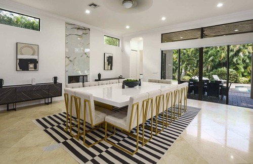 Palm Beach Country Estates Villa | 6500sf Luxe Design 8BR Mansion/Heated Pool/Cinema
