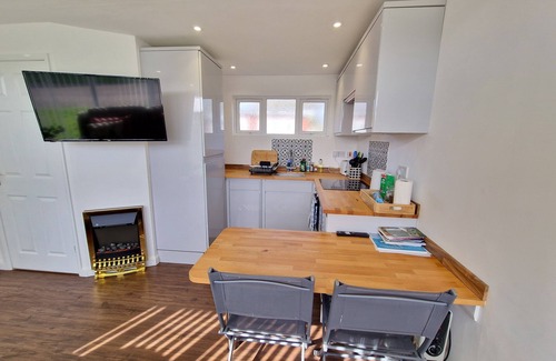 Stalham Ski Chalet | 67 Broadside Holiday Chalet near Broads & Beaches