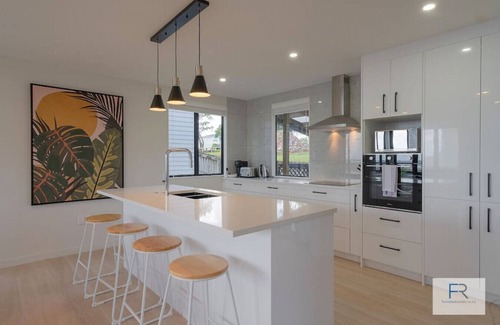 Orakei Apartment | 6a Ngake Street, Orakei|by Furnished Rentals