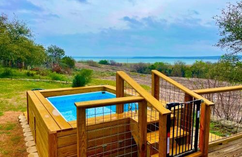 Buchanan Dam House | 6bed 4bath 3 acres with 18i0 degree views pool firepit