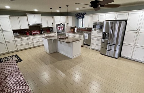 Reed Creek House | 6BR/4.5BA lakefront house with private dock - sleeps 14+