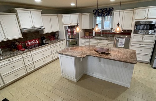 Reed Creek House | 6BR/4.5BA lakefront house with private dock - sleeps 14+