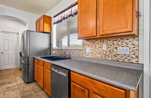 Missouri Ranch House | 6BR 5BA, Huge canopy, Pool Spa, indoor, outdoor games, pickleball, MUCH MORE!