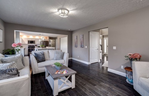Hamilton House | 6BR Home w/Pool - Spooky Nook/MiamiU/KingsIsland