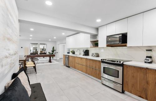 Lighthouse Point House | 6BR Paradise: Pool Games Relaxation