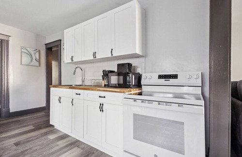 Downtown Niagara Falls House | 6Br Vacation Spot-Minutes To Niagara Falls Usa