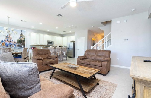 Veranda Palms House | 7-bedroom Family Home with Private Pool